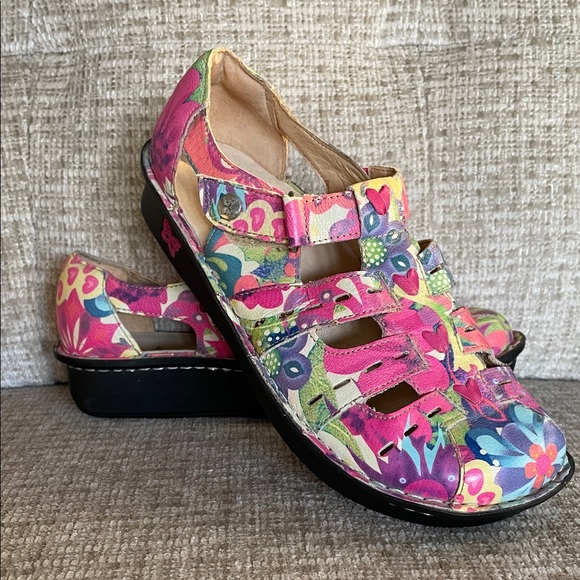 Alegria Leather Artsy Rainbow Multicolor Floral Heart Ergonomic Sandals, EU 38 - Picture 3 of 14